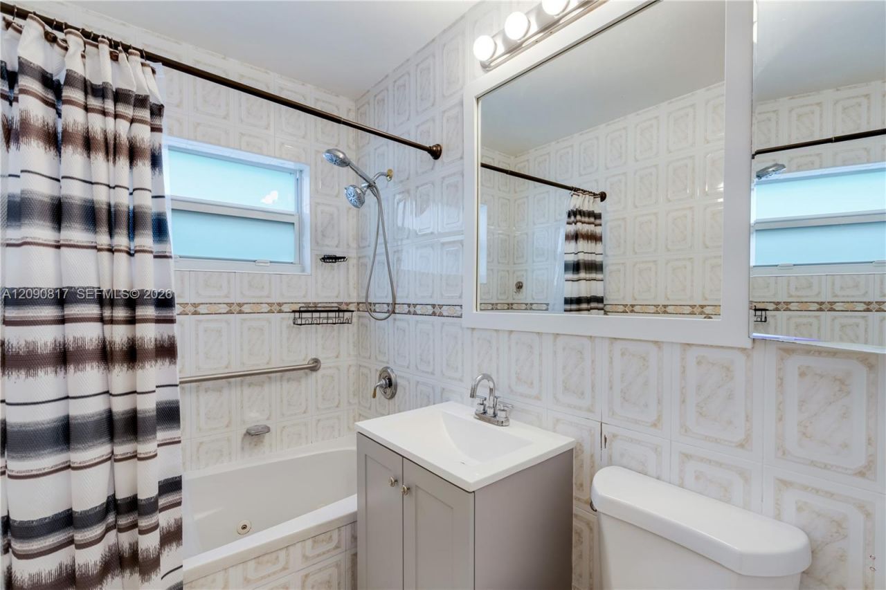 1238 NW 57th St , Miami, FL 33142 Photo