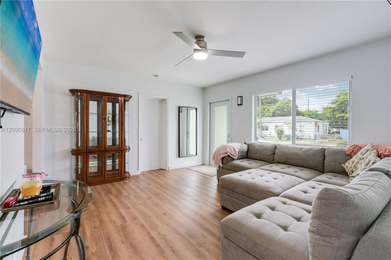 1238 NW 57th St , Miami, FL 33142 Photo