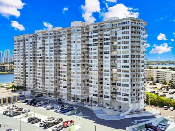 18021 Biscayne Blvd , Unit 1102, Aventura, FL 33160