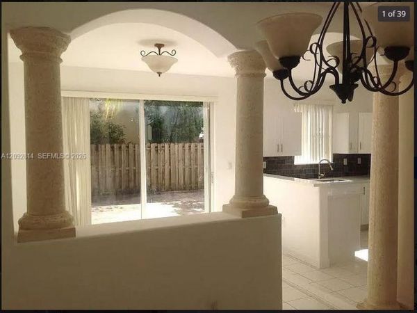 6980 NW 177th St, Unit L101, Hialeah, FL 33015