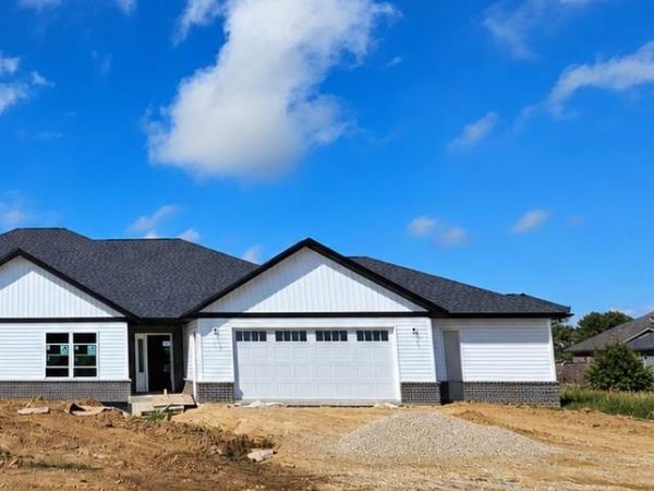 315 Gavin Circle, Peosta, IA 52068
