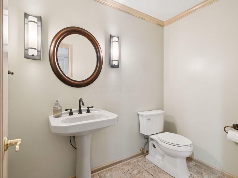 4248 Westleton Court, Columbus, OH 43221 Photo 23