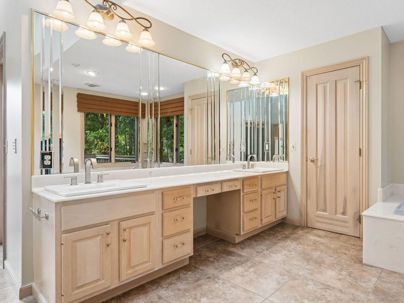 4248 Westleton Court, Columbus, OH 43221 Photo 35