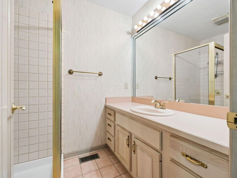 4248 Westleton Court, Columbus, OH 43221 Photo 47