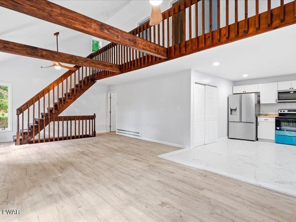 5231 Woodbridge Drive E, Bushkill, PA 18324