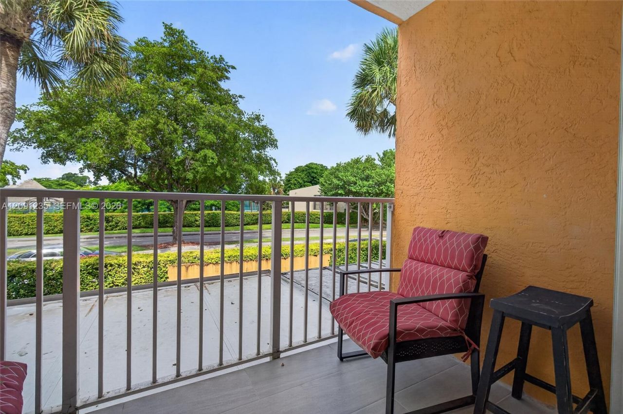 6205 Kendale Lakes Cir , Unit 281, Miami, FL 33183 Photo