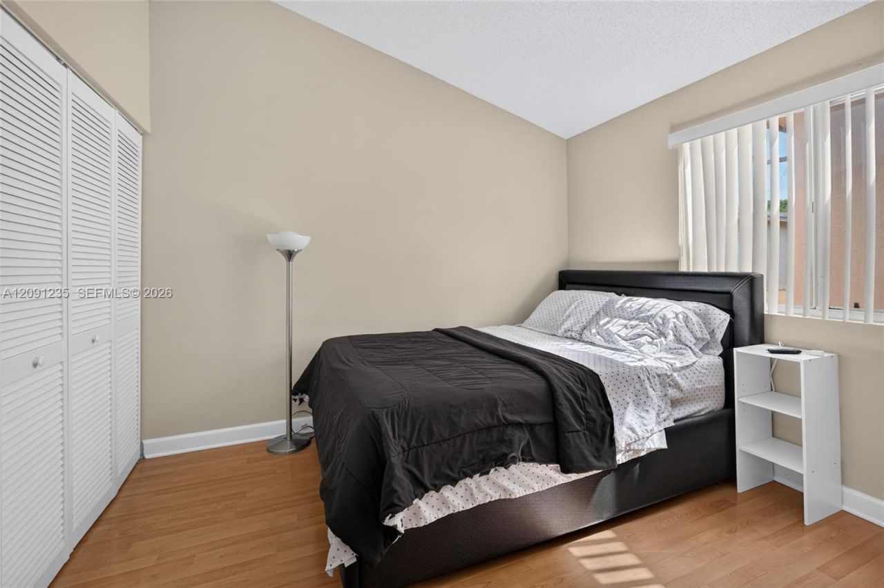 6205 Kendale Lakes Cir , Unit 281, Miami, FL 33183 Photo