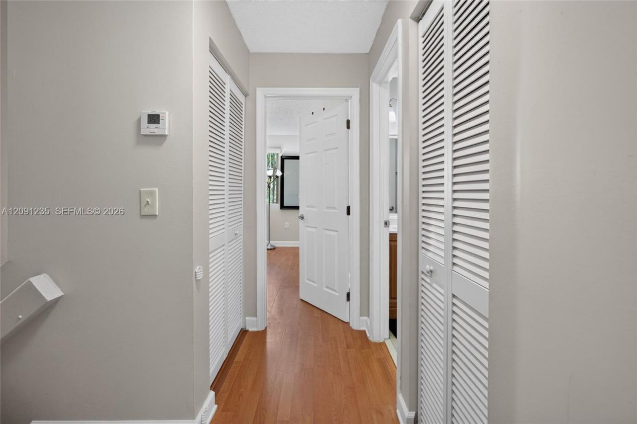 6205 Kendale Lakes Cir , Unit 281, Miami, FL 33183 Photo