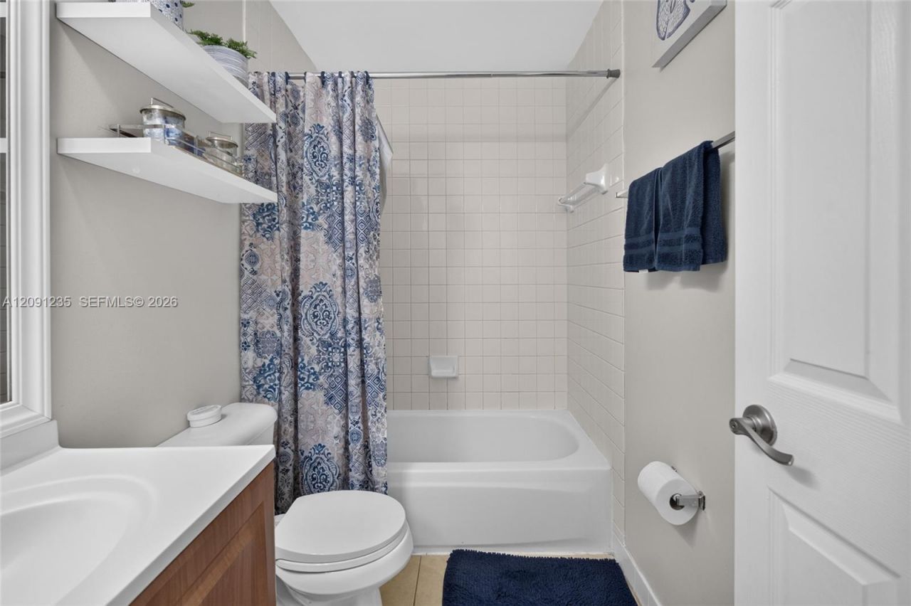 6205 Kendale Lakes Cir , Unit 281, Miami, FL 33183 Photo