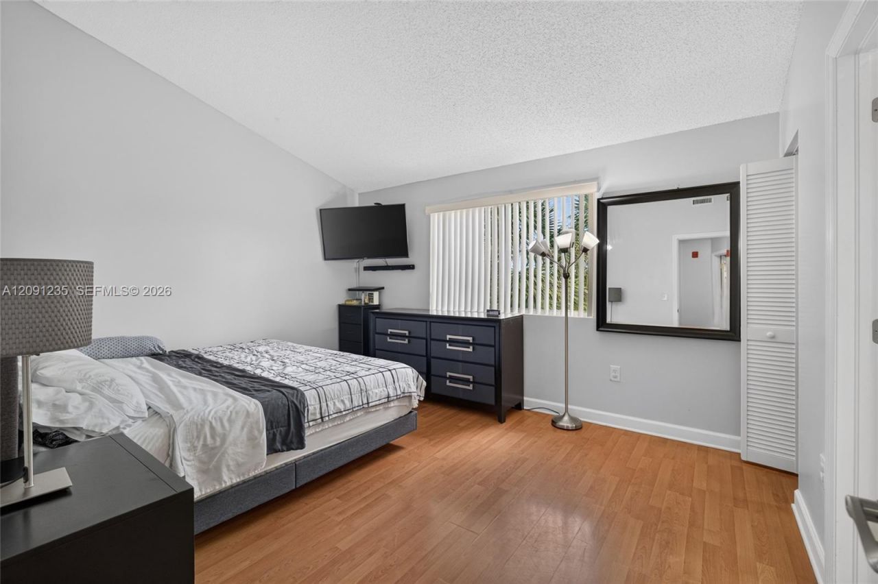 6205 Kendale Lakes Cir , Unit 281, Miami, FL 33183 Photo