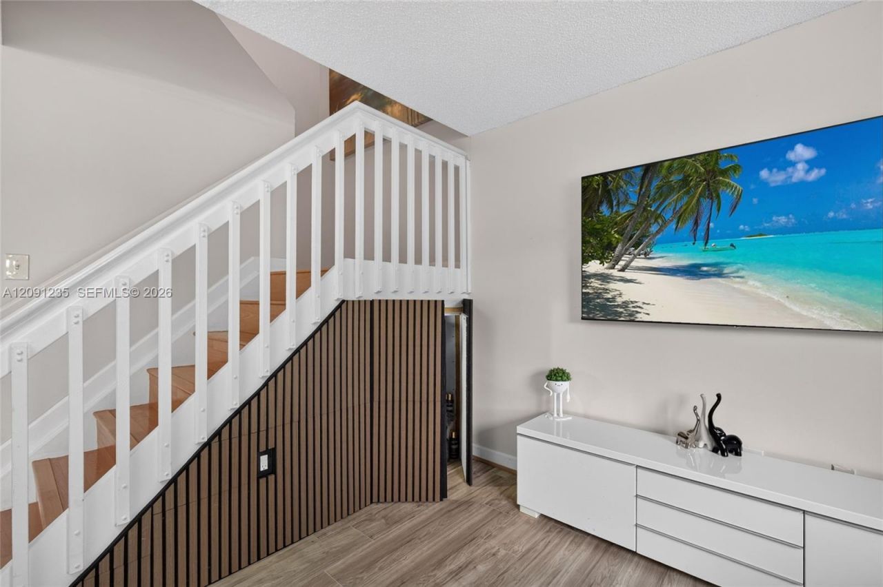 6205 Kendale Lakes Cir , Unit 281, Miami, FL 33183 Photo