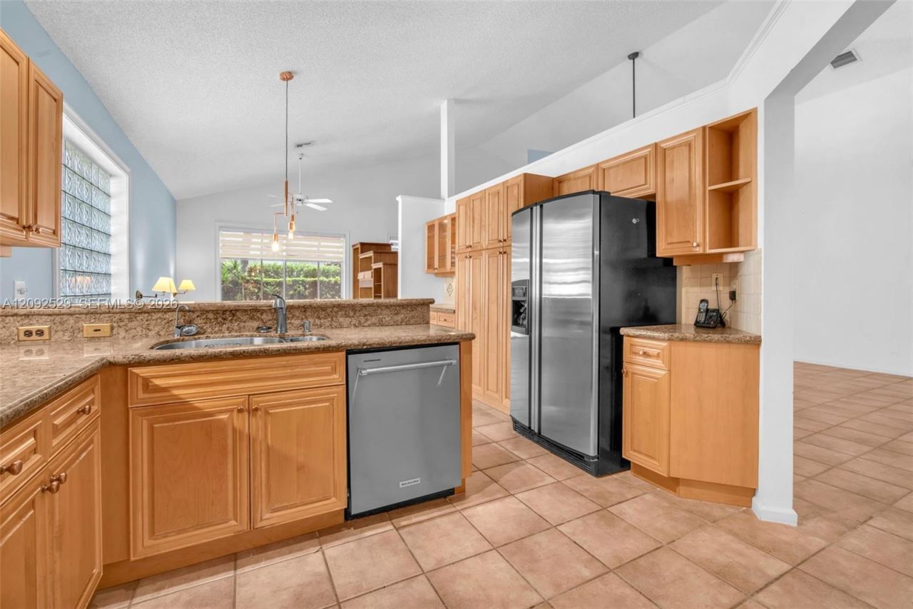 1545 W Lacosta Dr W , Pembroke Pines, FL 33027 Photo