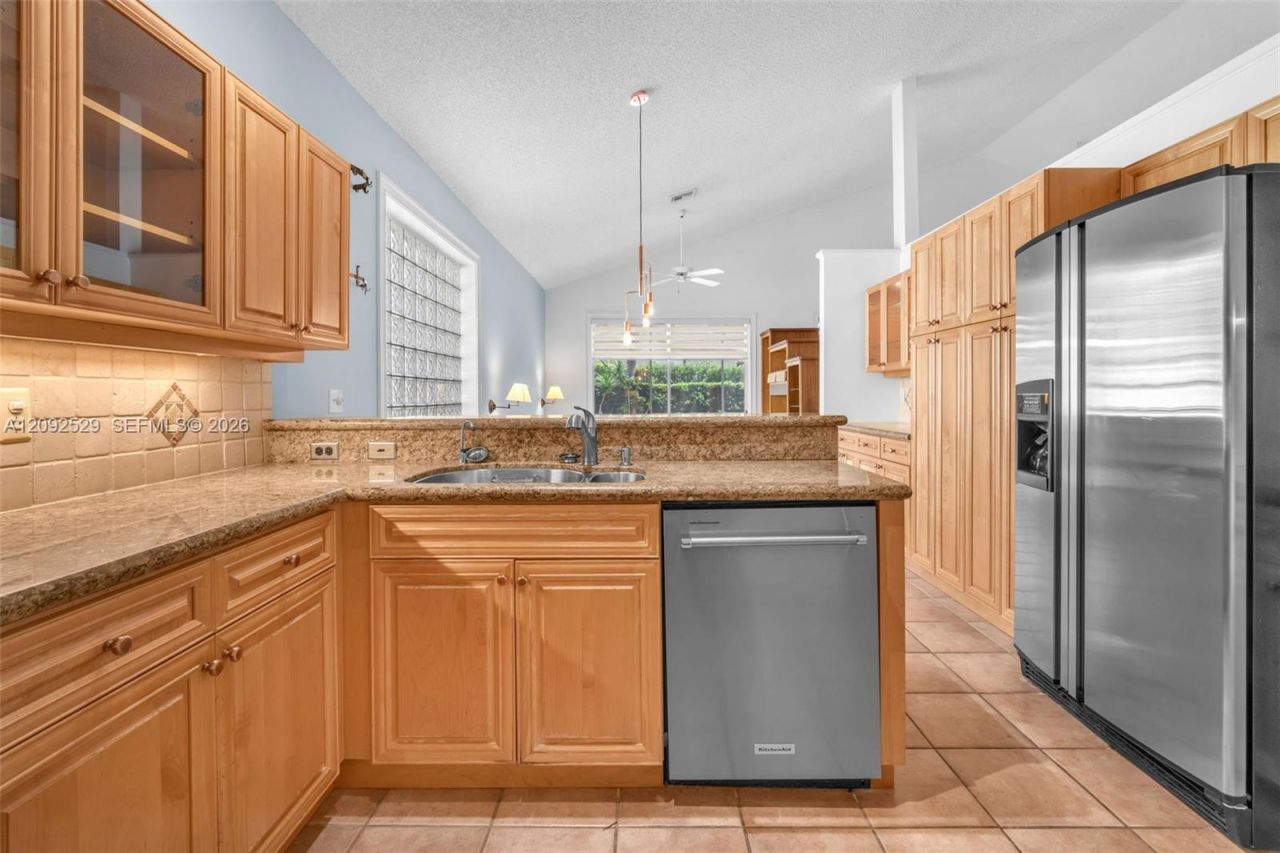 1545 W Lacosta Dr W , Pembroke Pines, FL 33027 Photo