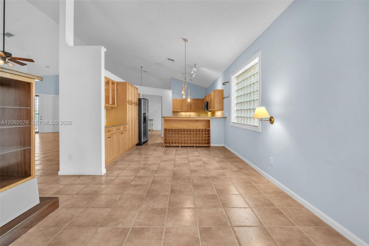 1545 W Lacosta Dr W , Pembroke Pines, FL 33027 Photo