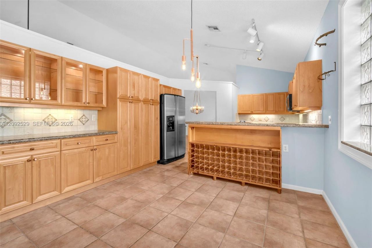 1545 W Lacosta Dr W , Pembroke Pines, FL 33027 Photo