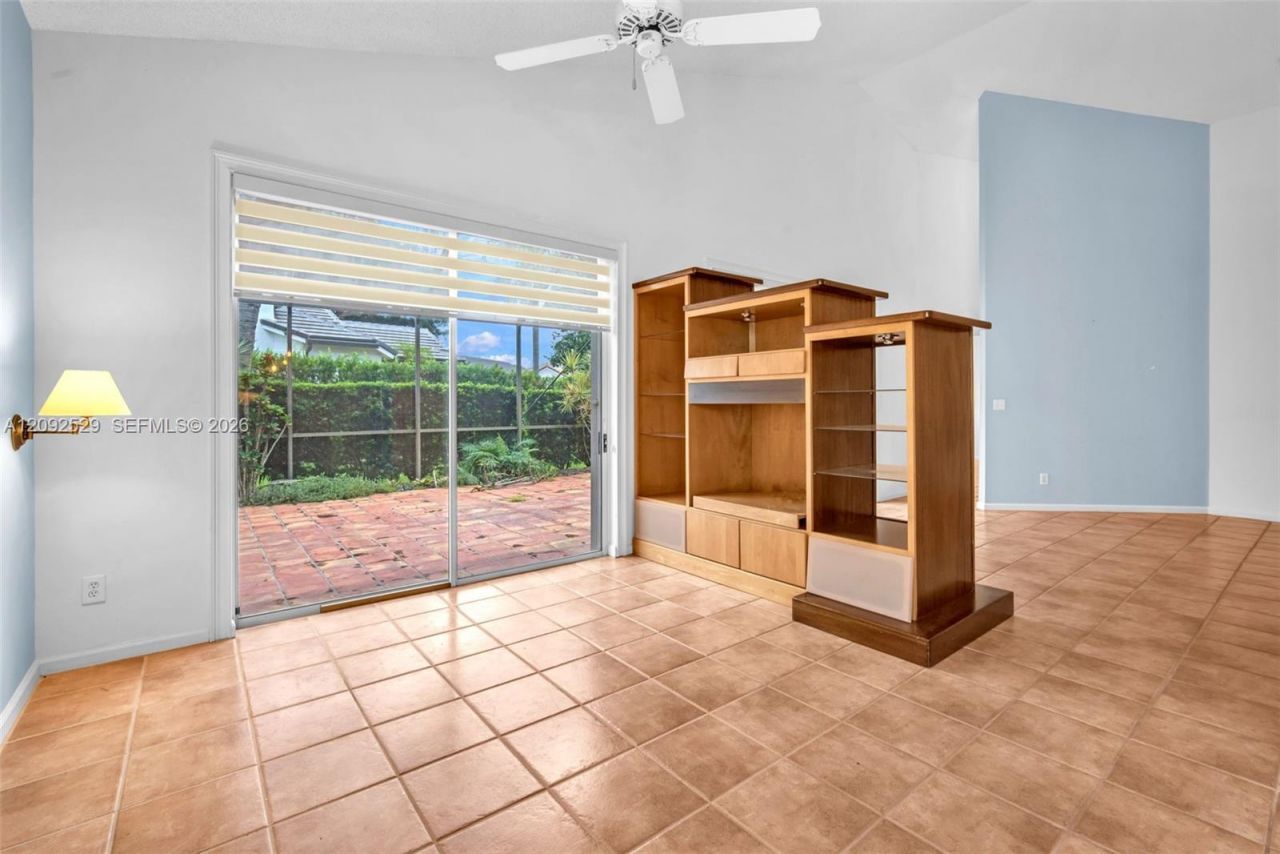 1545 W Lacosta Dr W , Pembroke Pines, FL 33027 Photo
