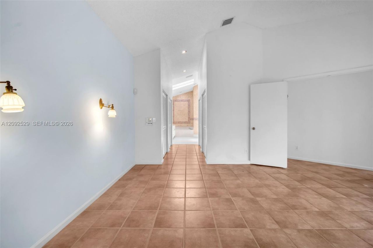 1545 W Lacosta Dr W , Pembroke Pines, FL 33027 Photo
