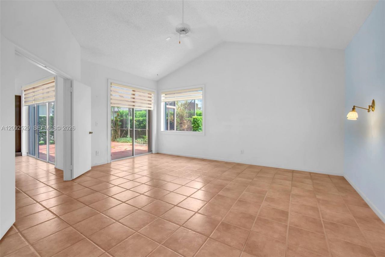 1545 W Lacosta Dr W , Pembroke Pines, FL 33027 Photo
