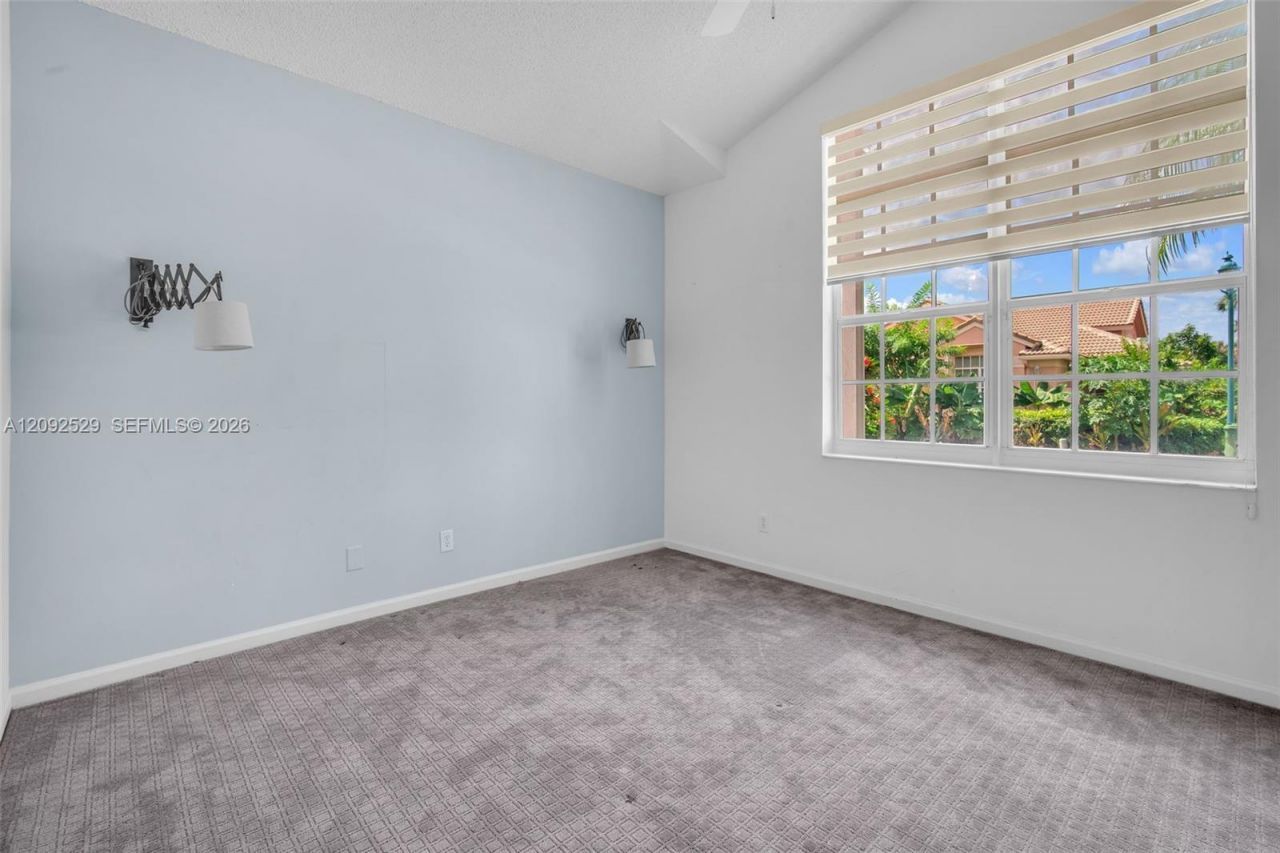 1545 W Lacosta Dr W , Pembroke Pines, FL 33027 Photo