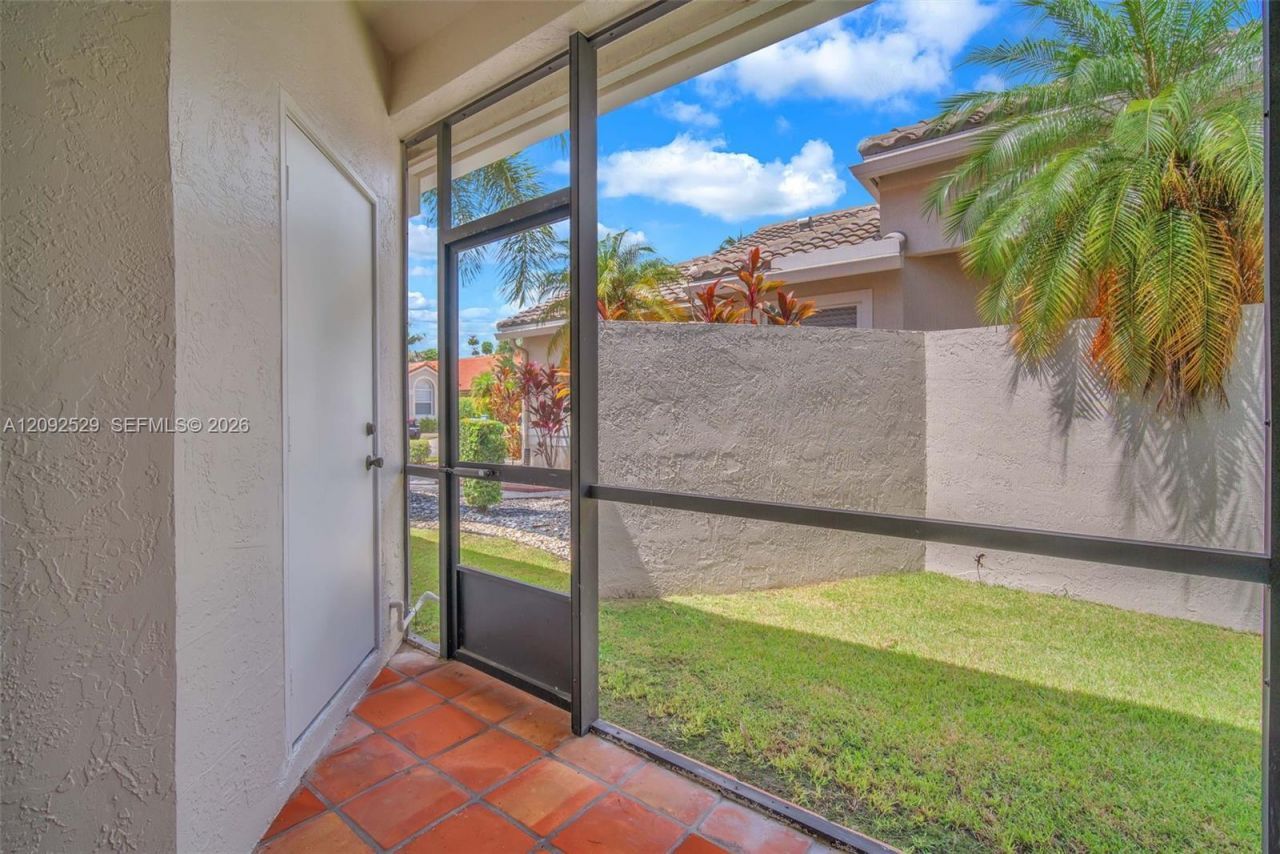 1545 W Lacosta Dr W , Pembroke Pines, FL 33027 Photo