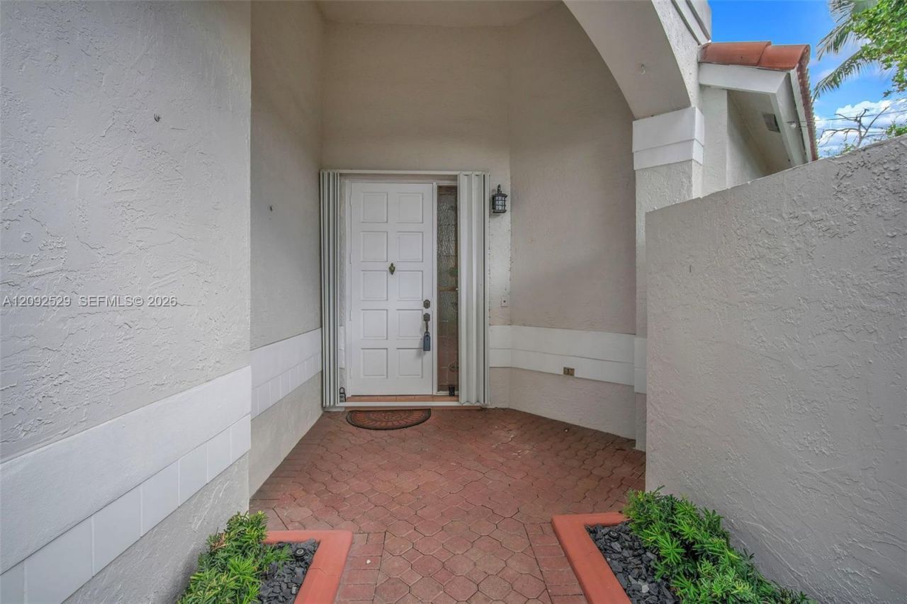 1545 W Lacosta Dr W , Pembroke Pines, FL 33027 Photo