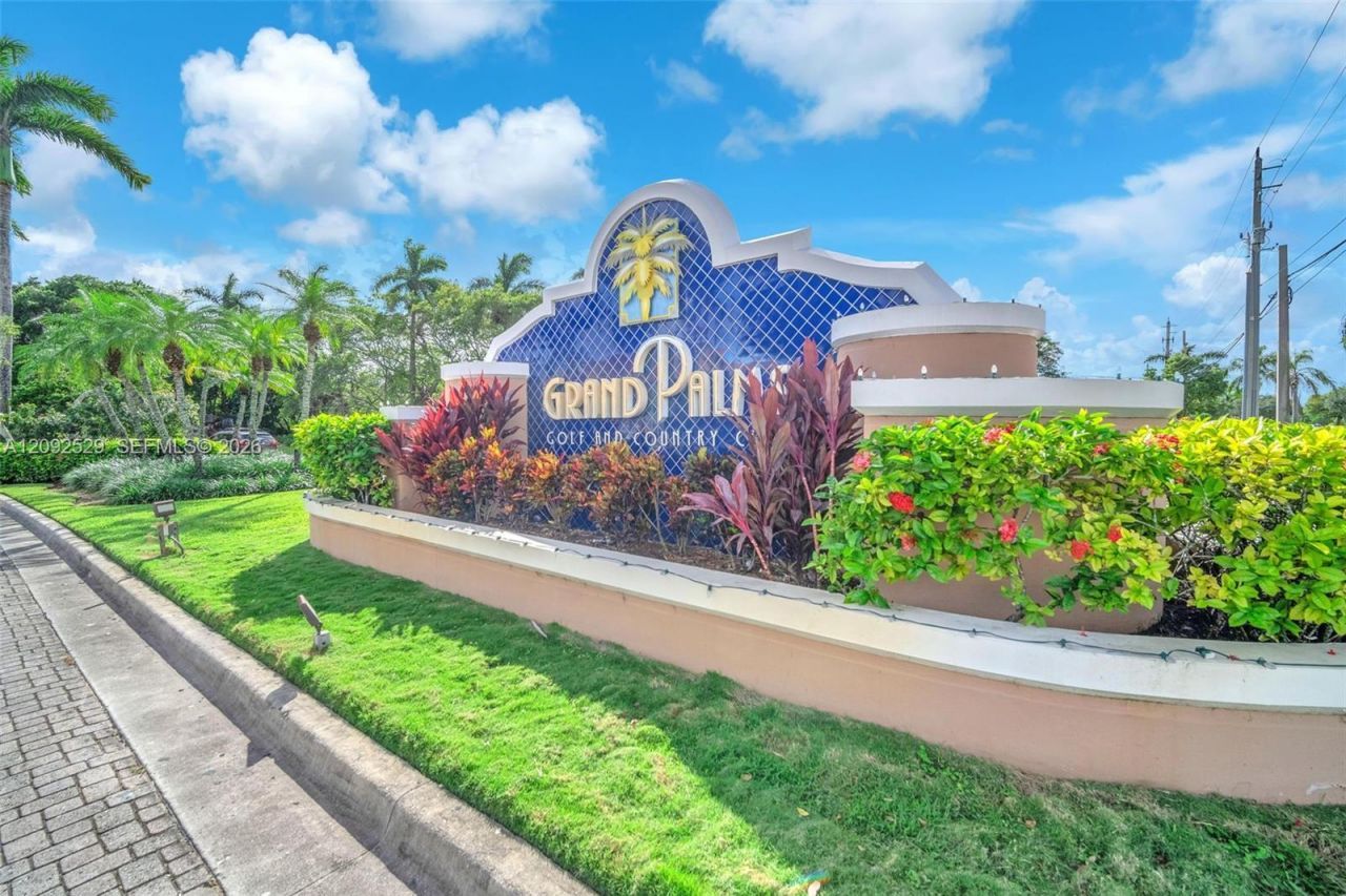 1545 W Lacosta Dr W , Pembroke Pines, FL 33027 Photo