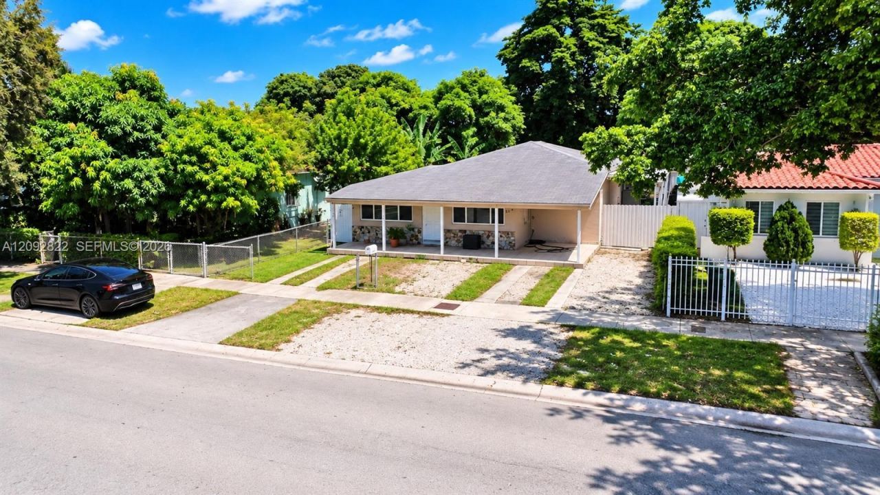 215 NW 67th Ave , Miami, FL 33126 Photo