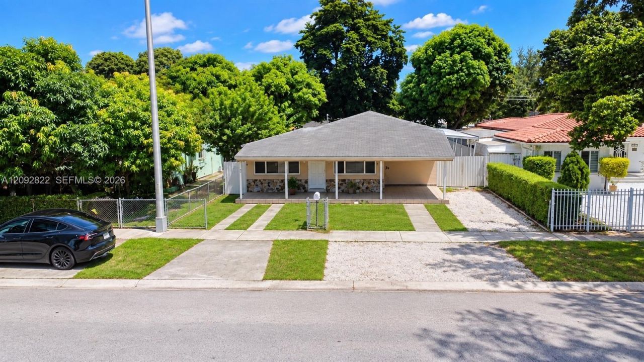 215 NW 67th Ave , Miami, FL 33126 Photo