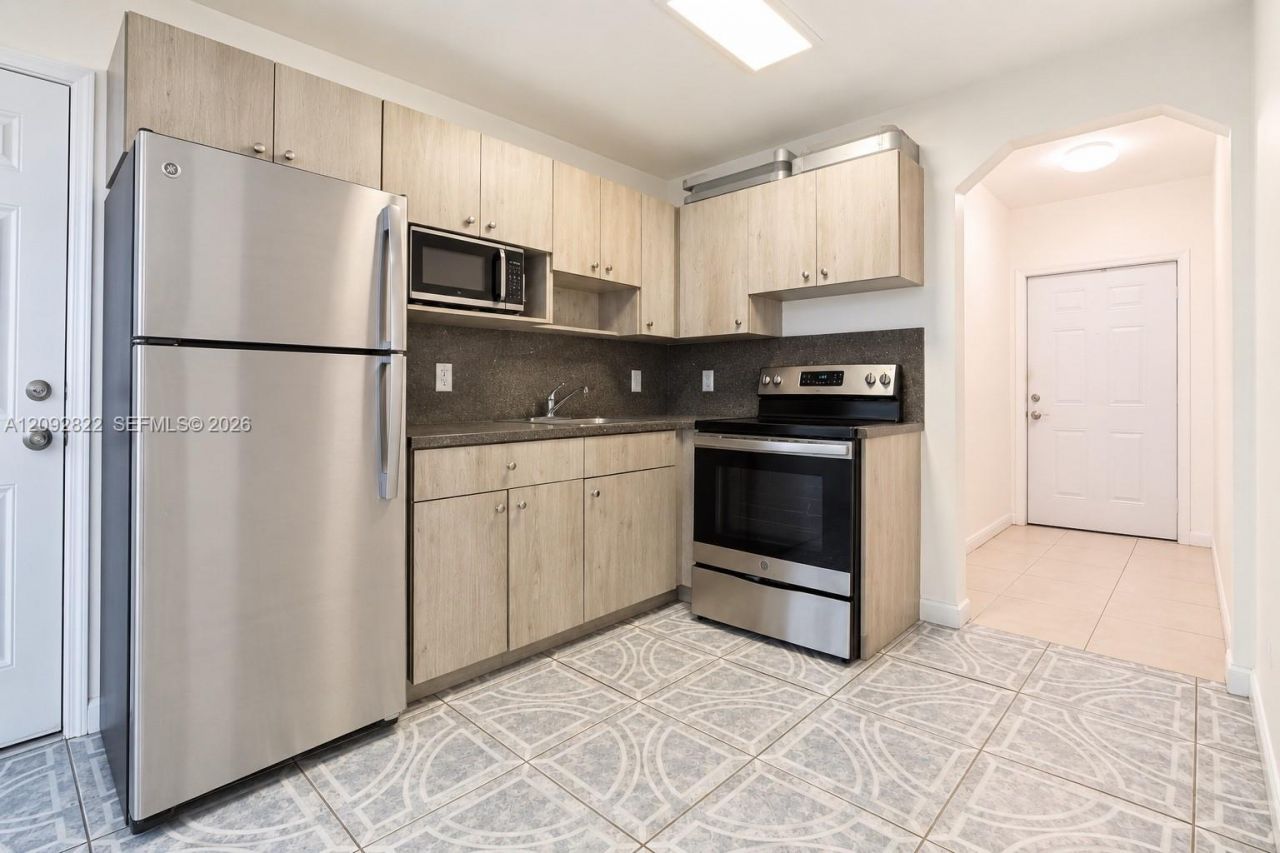 215 NW 67th Ave , Miami, FL 33126 Photo