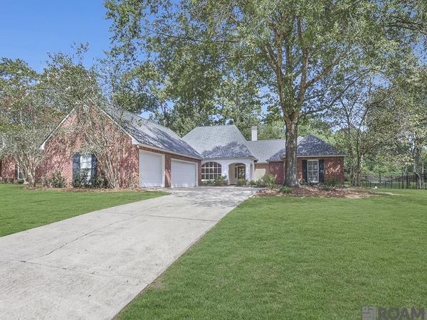 18141 Rolling Wood Dr, Baton Rouge, LA 70817