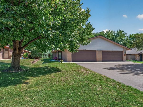 2813 Robinwood Way, Woodbury, MN 55125