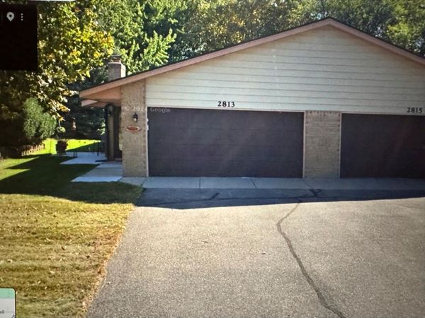2813 Robinwood Way , Woodbury, MN 55125
