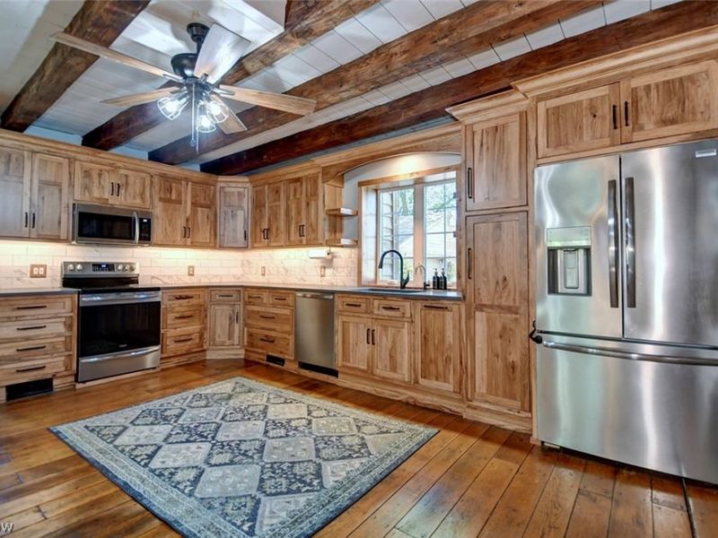 6075 Paris Avenue NE, Louisville, OH 44641 Photo 9