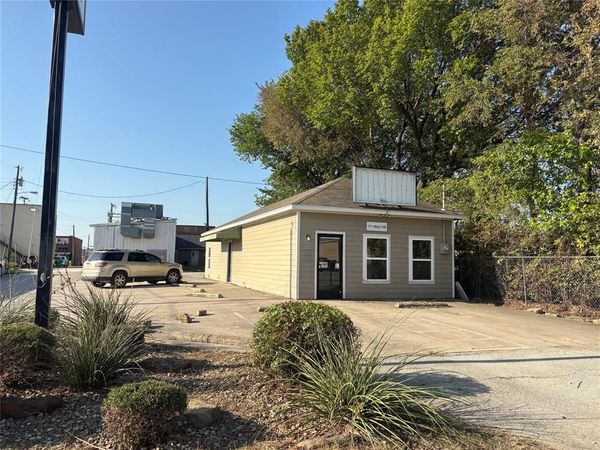 111 W 5th Street , Justin, TX 76247