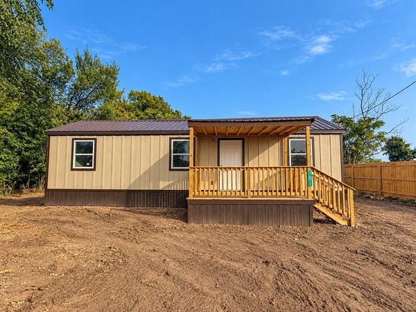 818 S Austin , Bremond, TX 76629