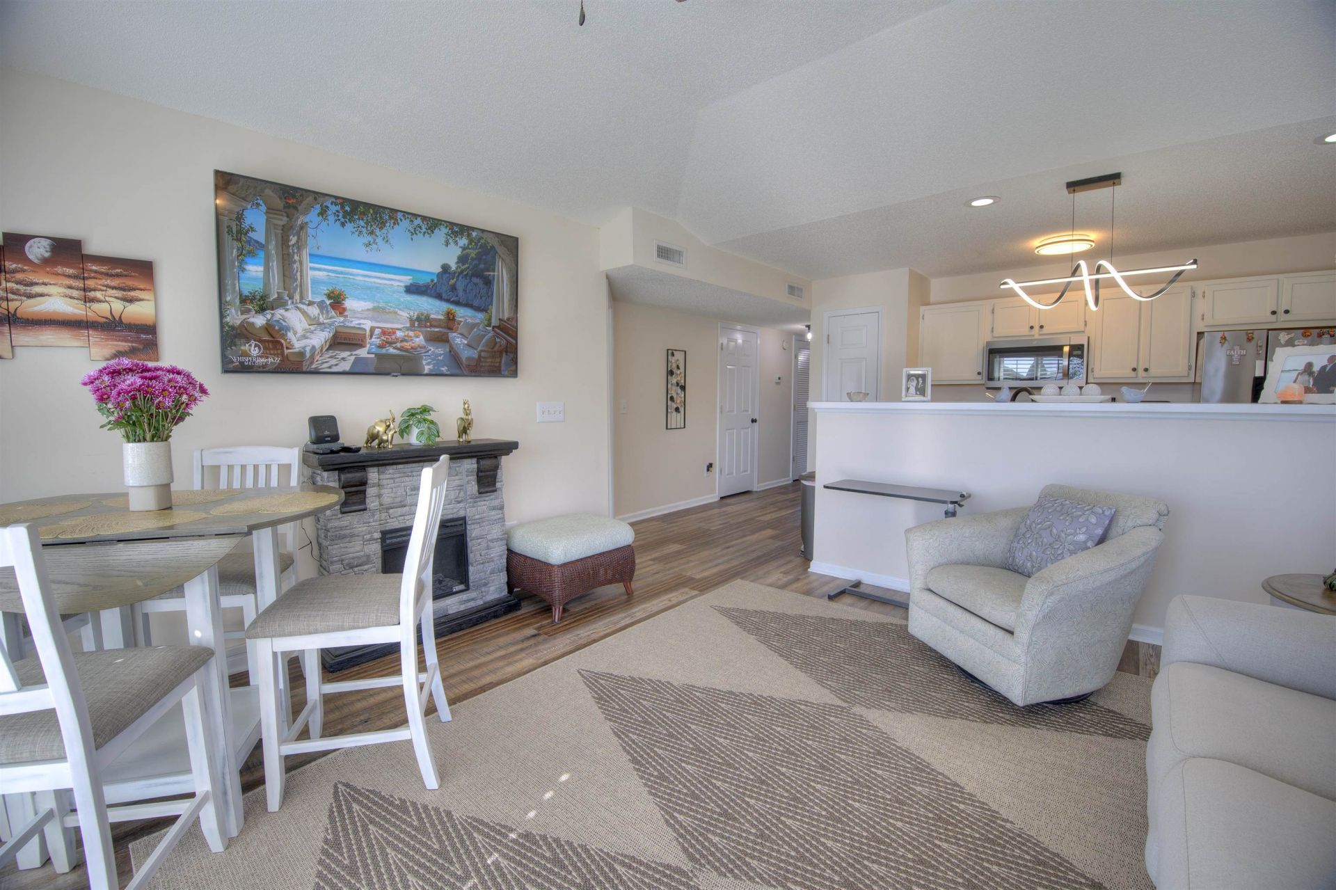 4502 West Harbour Ct.  Photo 4