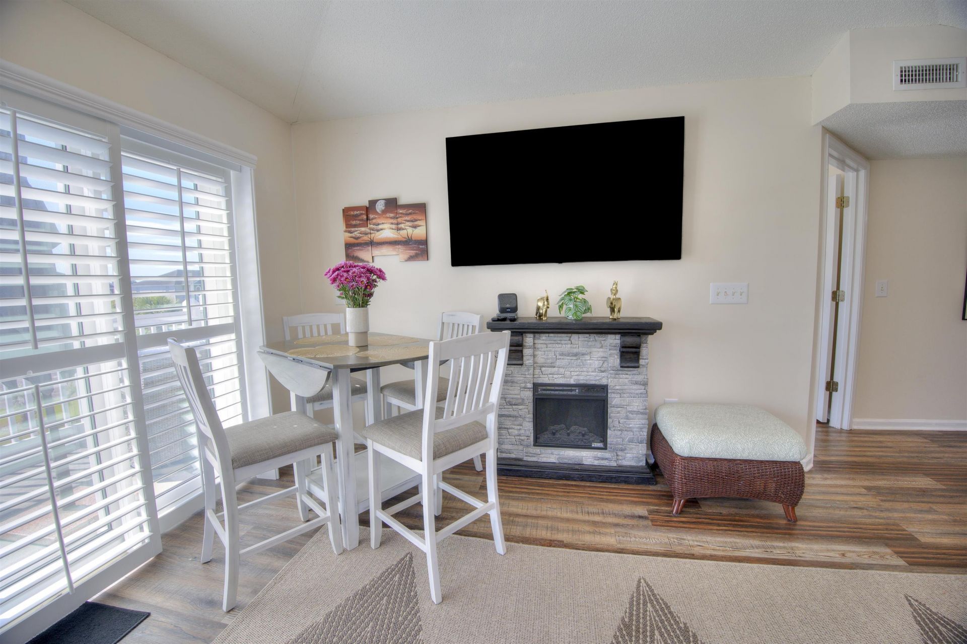 4502 West Harbour Ct.  Photo 8