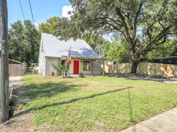 617 2nd Street, Destin, FL 32541