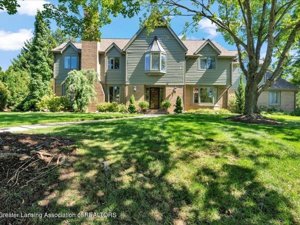 1352 Foxcroft Road, East Lansing, MI 48823