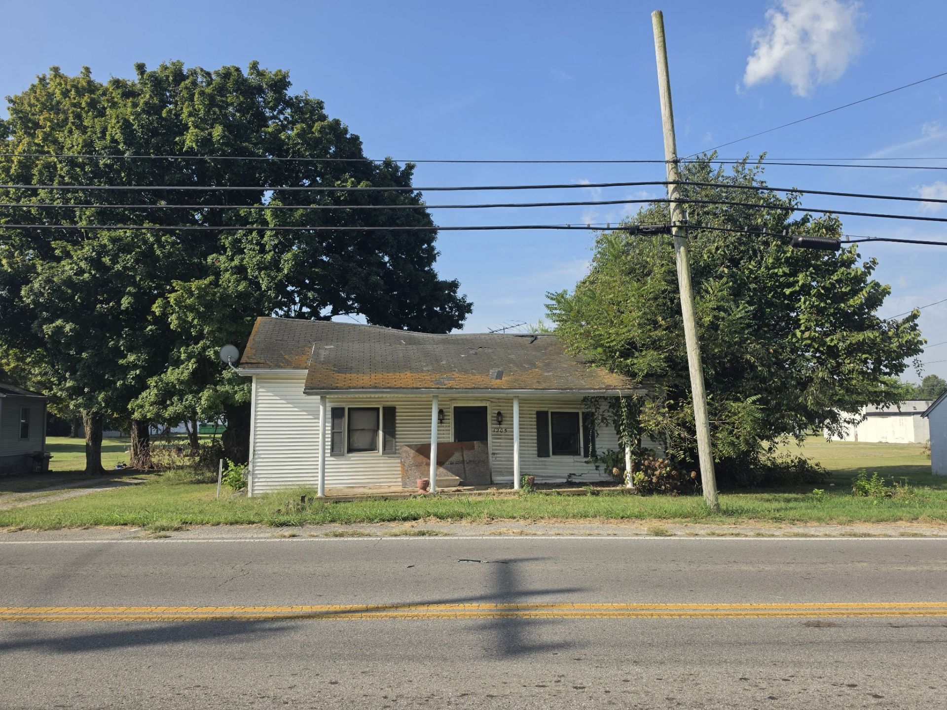 1205 E Church St, Orlinda, TN 37141 Main Photo