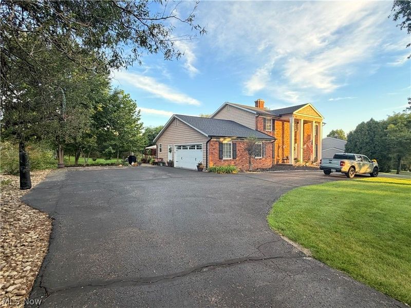 17315 Long Meadow Trail, Chagrin Falls, OH 44022 Photo 2