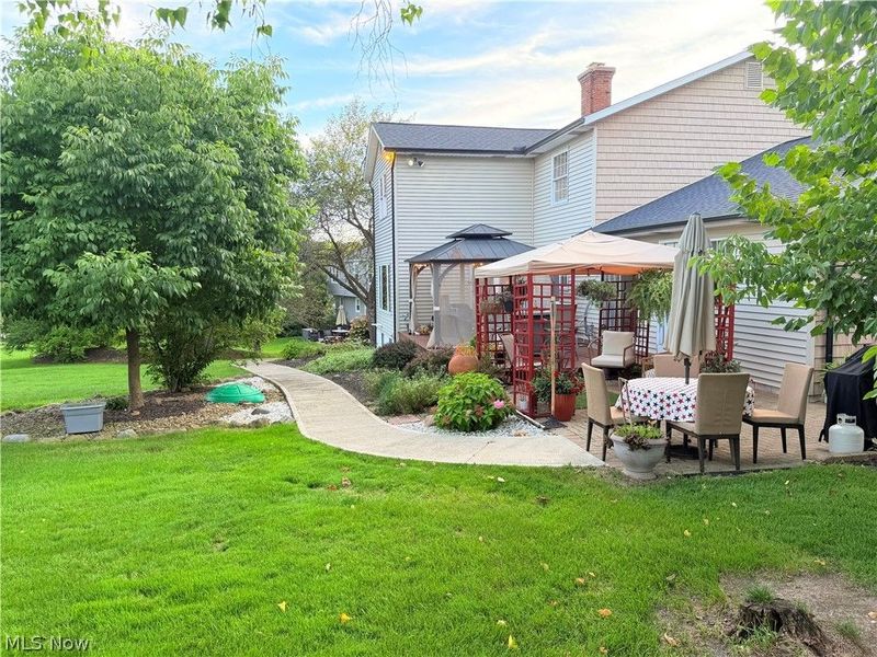 17315 Long Meadow Trail, Chagrin Falls, OH 44022 Photo 3