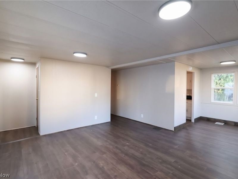 205 E High St, Flushing, OH 43977 Photo 5