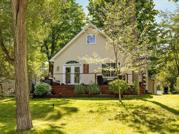 806 Indian Trail, Traverse City, MI 49686
