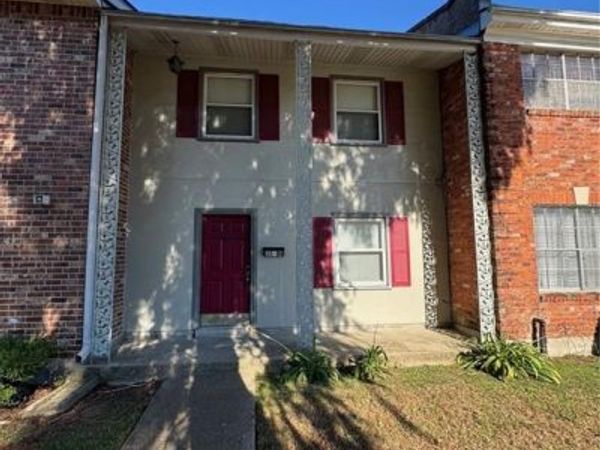 309-B CHERRY BLOSSOM Lane , Gretna, LA 70056
