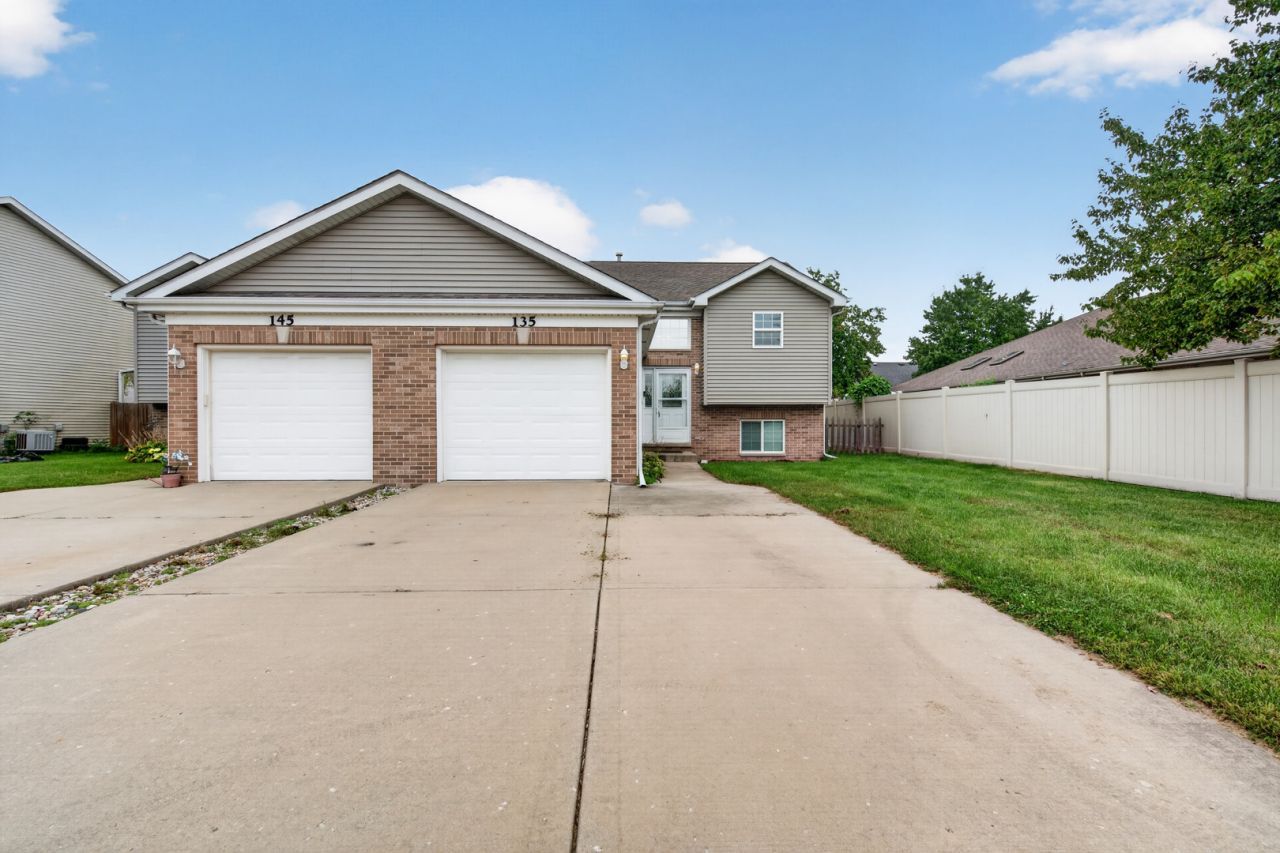 135 Kevin Drive, Coal City, IL 60416 Main Photo