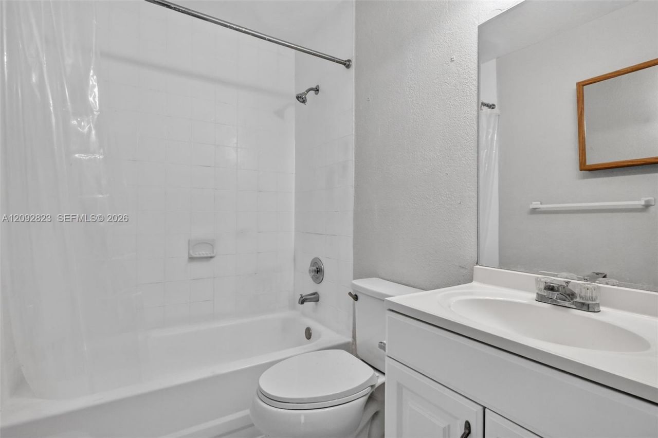 275 W 68th St, Unit 106, Hialeah, FL 33014 Photo