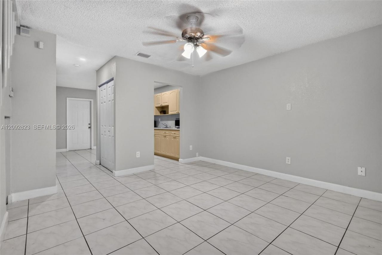 275 W 68th St, Unit 106, Hialeah, FL 33014 Photo