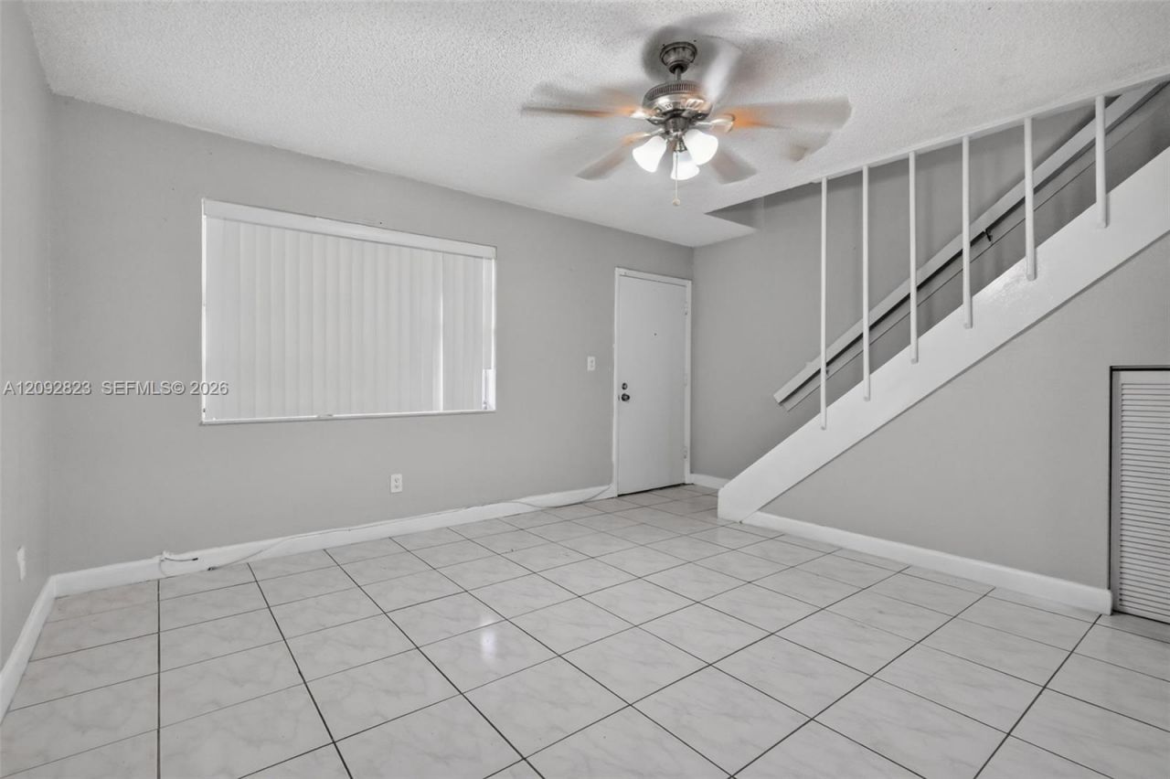 275 W 68th St, Unit 106, Hialeah, FL 33014 Photo