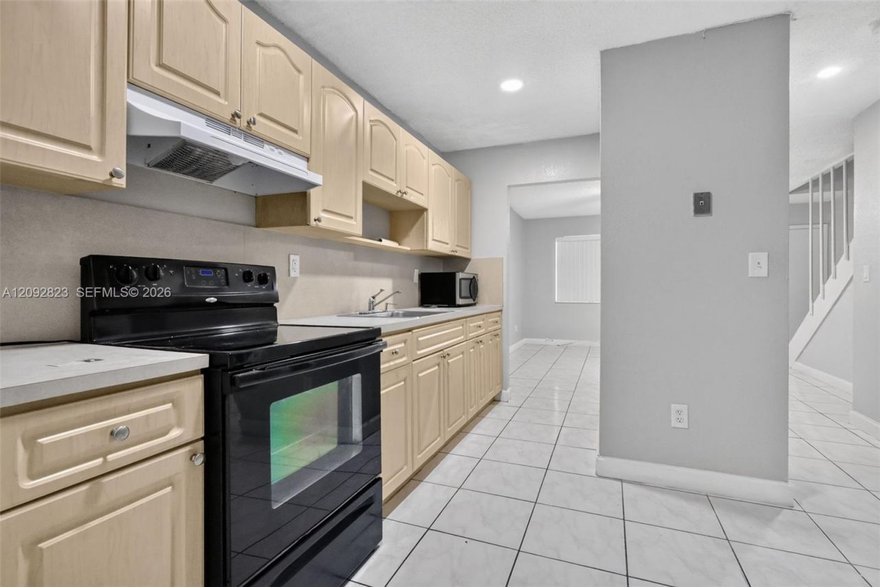 275 W 68th St, Unit 106, Hialeah, FL 33014 Photo